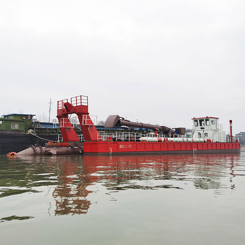 Draga aspirante per sabbia di fiume